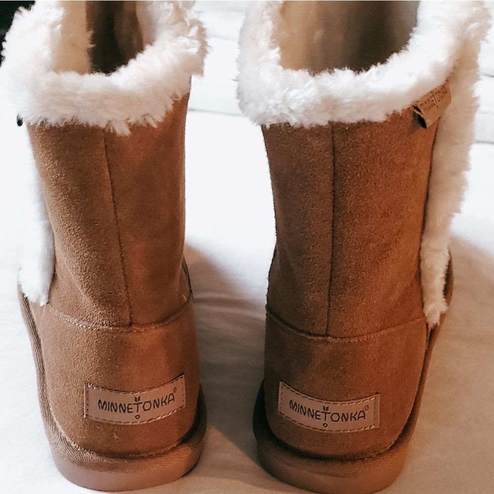 Fur Fuzzy Boots - Picture 3 of 8